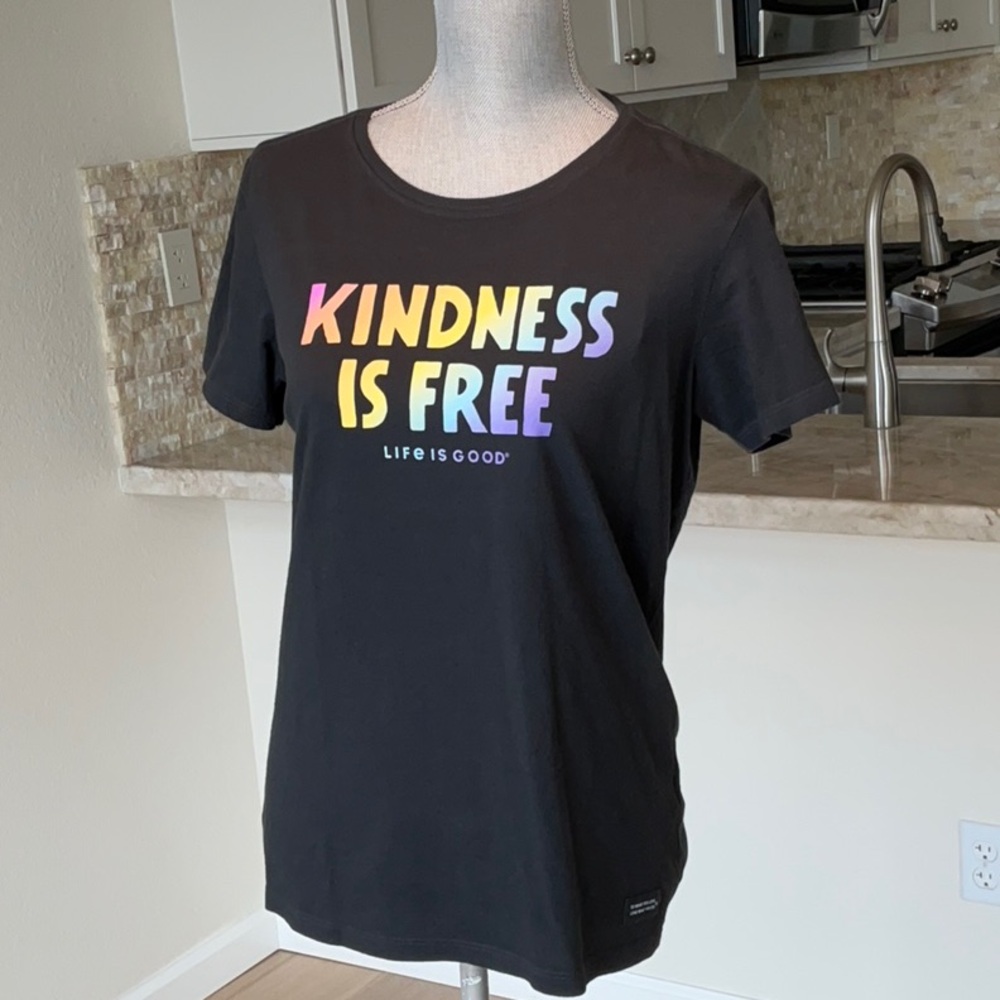 NWT Life is Good Tee size M Black - Rainbow “Kindness is Free”, Short Sleeve Tee